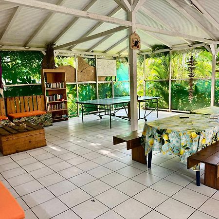Auberge K-Wan Hostel - Proche Plages Десе Екстериор снимка