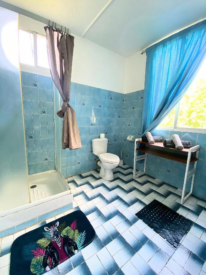 Auberge K-Wan Hostel - Proche Plages Десе Екстериор снимка