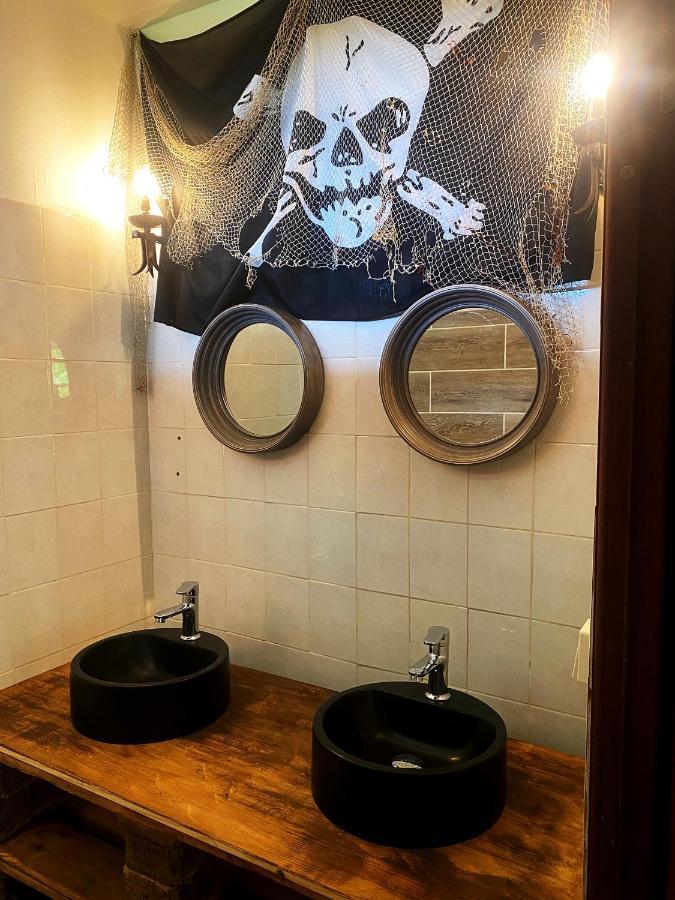 Auberge K-Wan Hostel - Proche Plages Десе Екстериор снимка