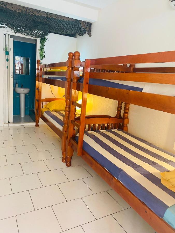 Auberge K-Wan Hostel - Proche Plages Десе Екстериор снимка