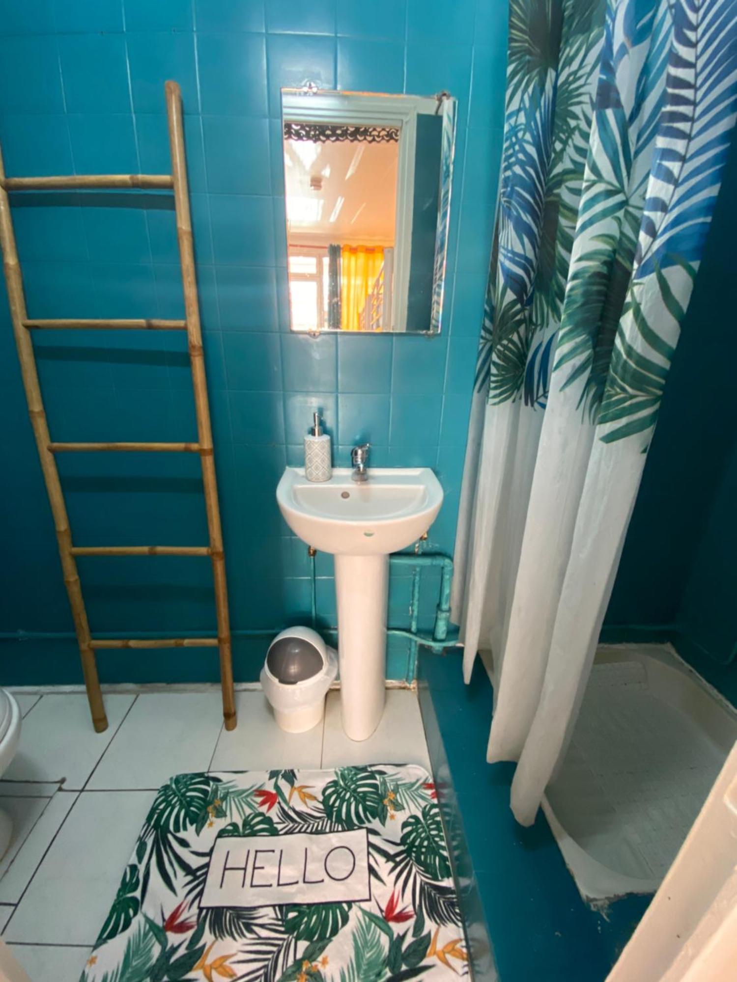 Auberge K-Wan Hostel - Proche Plages Десе Екстериор снимка