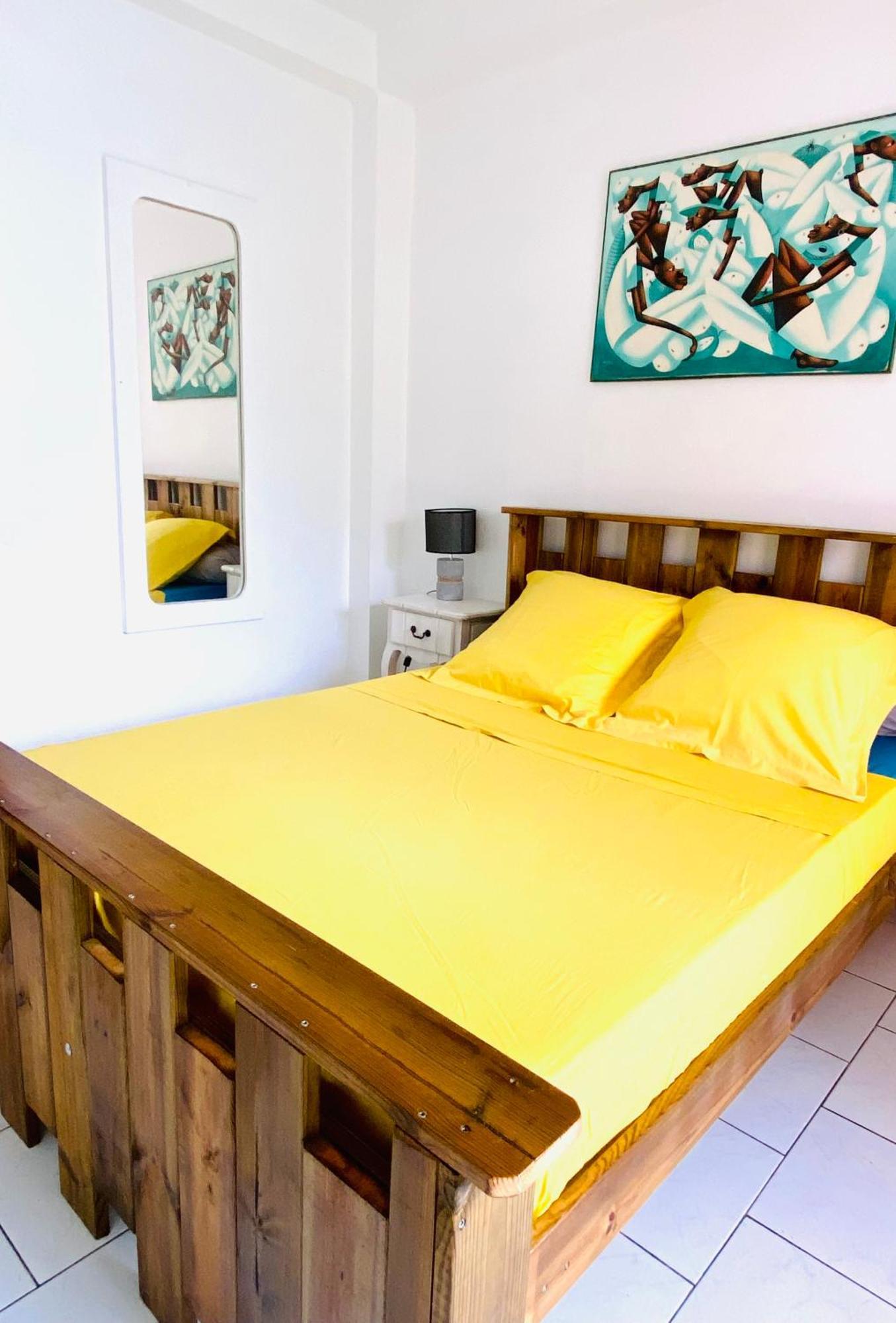 Auberge K-Wan Hostel - Proche Plages Десе Екстериор снимка